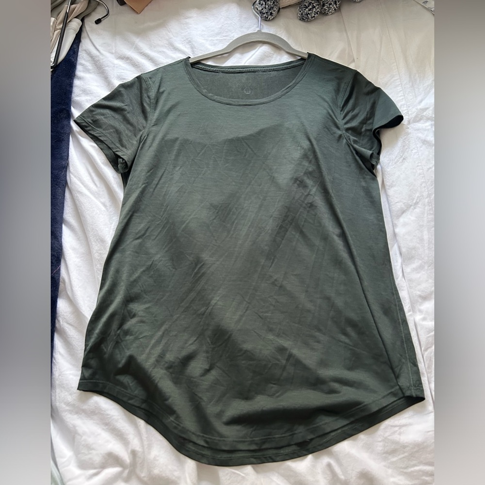 Lululemon green short sleeve tshirt